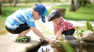 Spielende Kinder